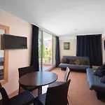 公寓 Mistral-rare 6 Pers, Parking, Wifi, ,clim, Piscines 昂蒂布